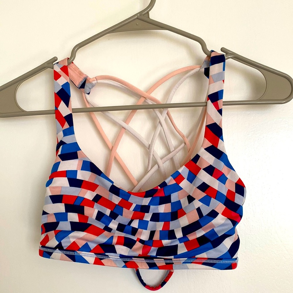 Lululemon Free to be Wild sports bra size 4 Capoeira Multi / Minty Pink / White